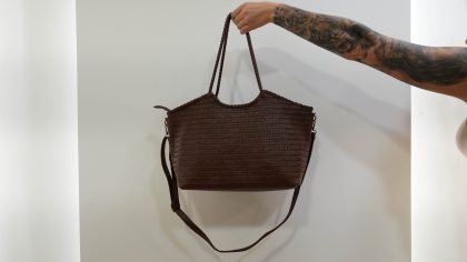 Mala de Ombro Grande Entrelaçada com Alça de Tiracolo