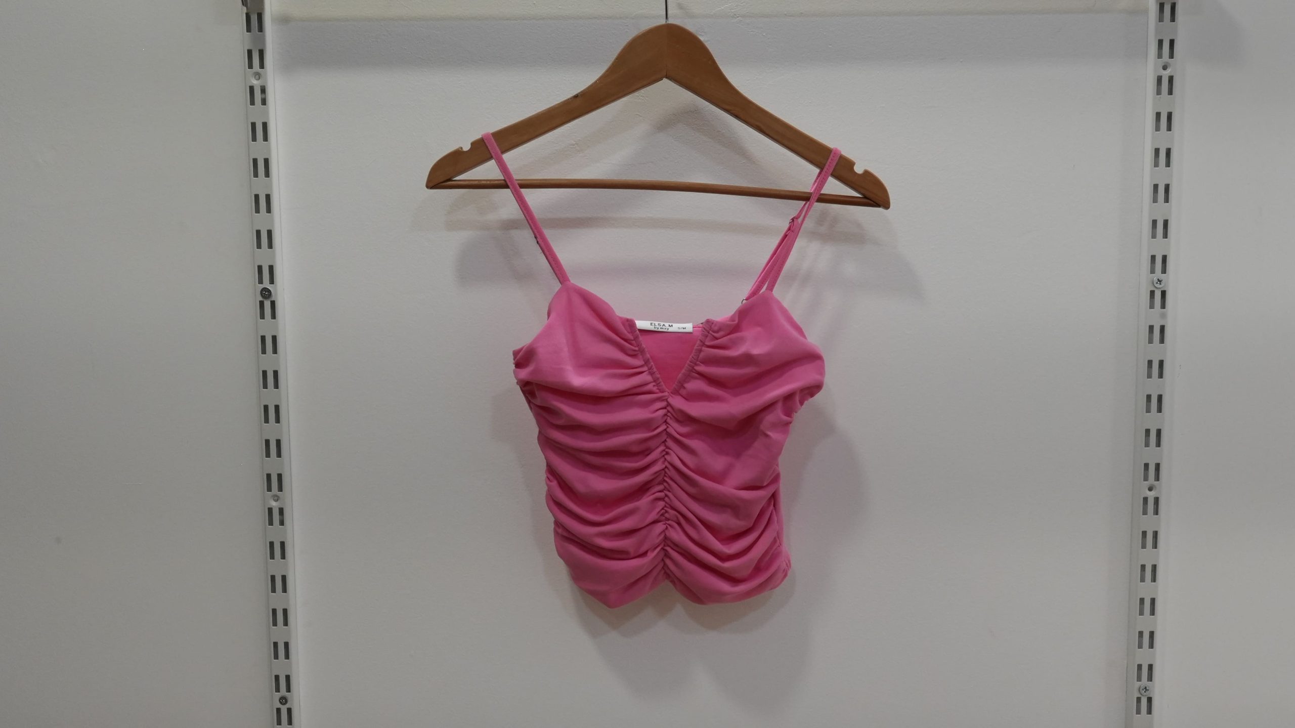 Crop Top de Alças Finas com Franzido Frontal Drapery - Image 3